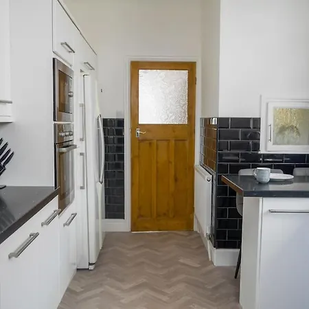 - Sea Views Long Stays, Contractors Redcar