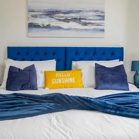 - Sea Views Long Stays, Contractors *