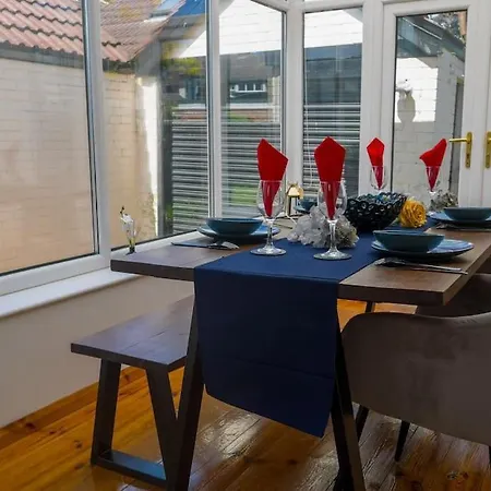 - Sea Views Long Stays, Contractors דירה