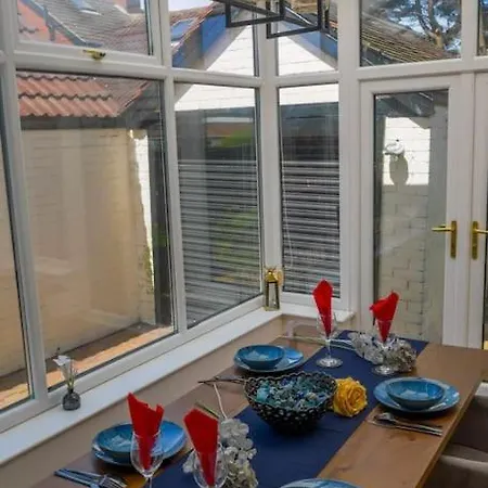 - Sea Views Long Stays, Contractors דירה